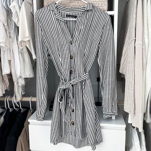 Abercrombie stripped black and white dress Small